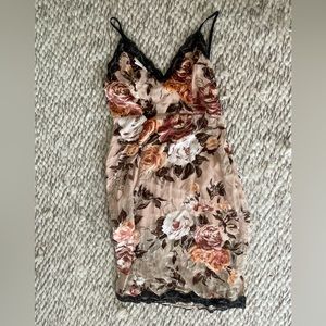 NWT Lulus Floral Lace Dress